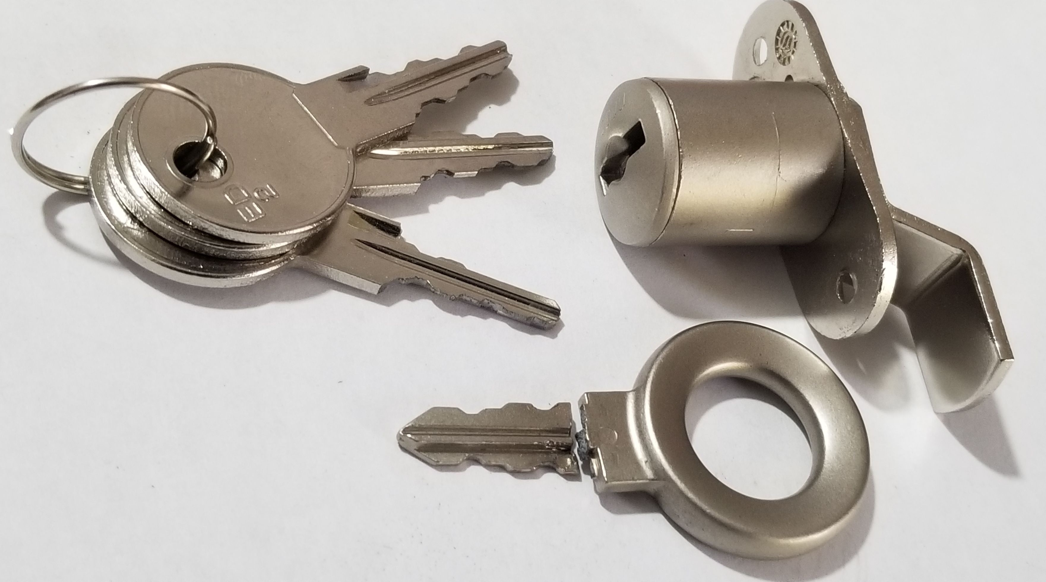 Нажмите для перехода на страницу "Ключ по замку Mercedes"